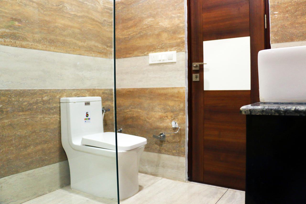 Hotel Neelam Moga Лудяна Екстериор снимка