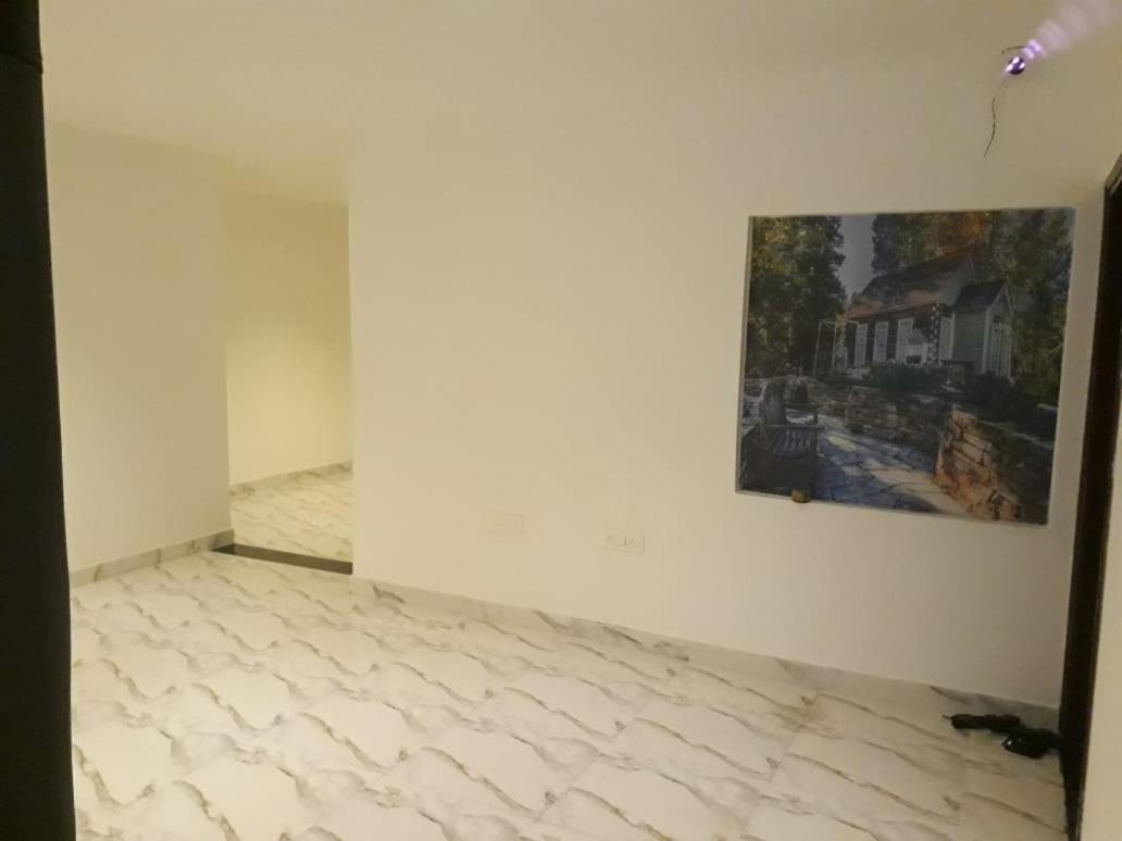 Hotel Neelam Moga Лудяна Екстериор снимка