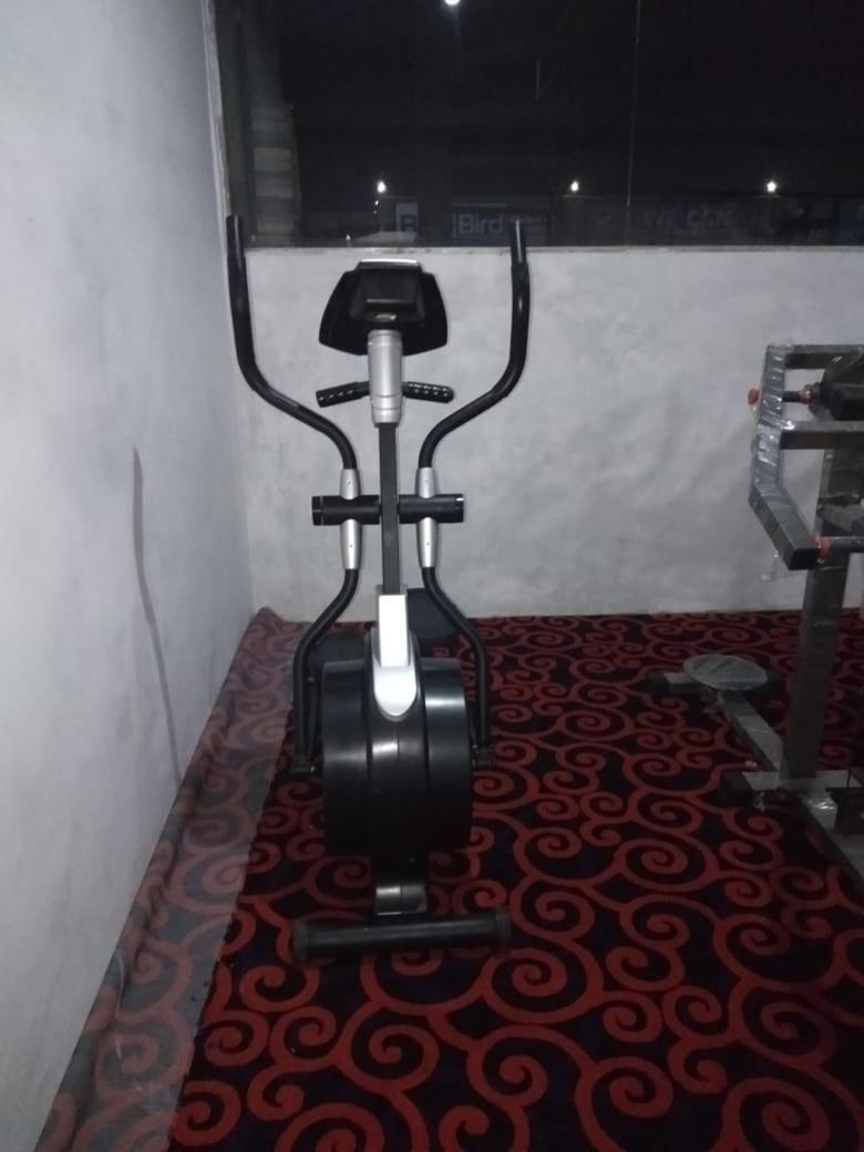 Hotel Neelam Moga Лудяна Екстериор снимка